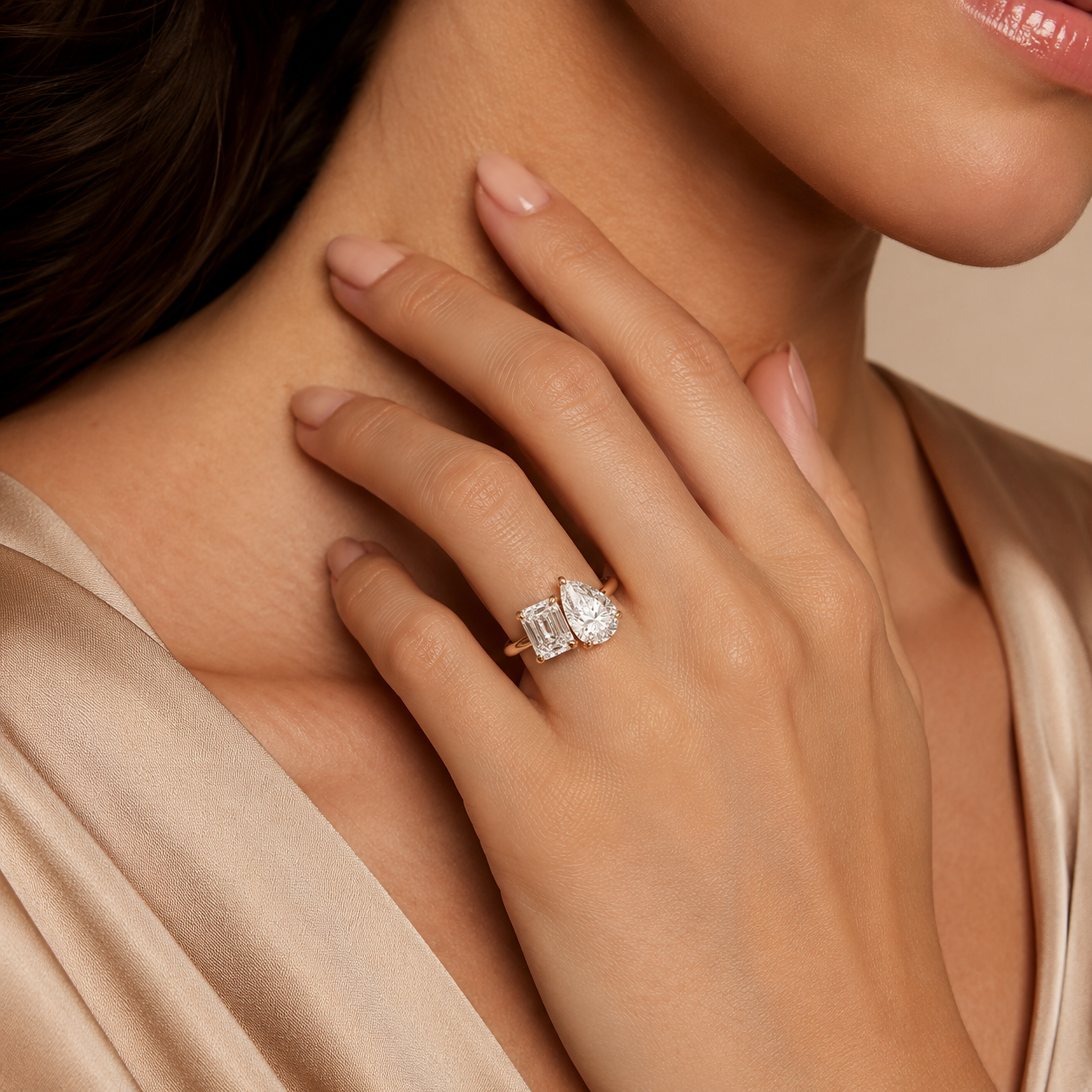 Emerald & Pear Clean Toi Et Moi in 18K Yellow Gold wearing